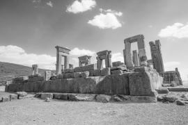 Lais Puzzle - Ruinen der antiken Stadt Persepolis oder Takht-e-Jamshid, Hauptstadt des Persischen Reiches der Achämeniden in Shiraz, Iran in schwarz weiß - 2.000 Teile