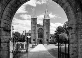 Lais Puzzle - Southwell Mister und romanische Kathedrale in Nottinghamshire, England in schwarz weiß - 500, 1.000 & 2.000 Teile