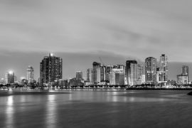 Lais Puzzle - Skyline von Manila, der Hauptstadt der Philippinen in schwarz weiß - 2.000 Teile