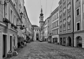 Lais Puzzle - Linz, Österreich. Stadtzentrum von Linz im Winter in schwarz weiß - 500, 1.000 & 2.000 Teile