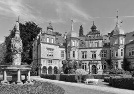 Lais Puzzle - Das Schloss Bückeburg in Bückeburg in schwarz weiß - 1.000 Teile