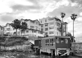 Lais Puzzle - Schöne Aussicht auf Kirribilli vom Kreuzfahrtschiff im Hafen von Sydney in schwarz weiß - 500, 1.000 & 2.000 Teile