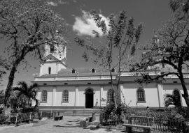 Lais Puzzle - Nicaragua Masaya Stadt in schwarz weiß - 500, 1.000 & 2.000 Teile