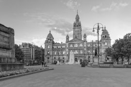 Lais Puzzle - Glasgow City Chambers und George Square in Glasgow, Schottland in schwarz weiß - 2.000 Teile