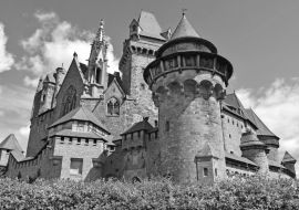 Lais Puzzle - Alte Burg Kreuzenstein in Österreich in schwarz weiß - 1.000 Teile