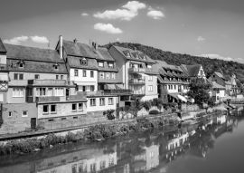 Lais Puzzle - Landschaft in Wertheim am Main, Deutschland in schwarz weiß - 500, 1.000 & 2.000 Teile