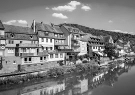 Lais Puzzle - Landschaft in Wertheim am Main, Deutschland in schwarz weiß - 1.000 Teile