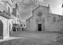 Lais Puzzle - Kathedrale von Otranto - Salento in schwarz weiß - 500, 1.000 & 2.000 Teile