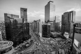 Lais Puzzle - Blick auf das Stadtzentrum am Gangnam Square in Seoul Stadt Südkorea in schwarz weiß - 2.000 Teile