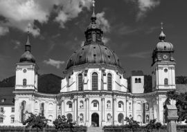 Lais Puzzle - Abtei Ettal, Kloster Ettal in der Nähe von Oberammergau in Bayern, Deutschland. in schwarz weiß - 500, 1.000 & 2.000 Teile