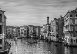 Lais Puzzle - Ansichten von Straßen und Kanälen in Venedig, Italien in schwarz weiß - 1.000 Teile