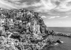Lais Puzzle - Riomaggiore, Cinqueterre, Nationalpark Cinque Terre in schwarz weiß - 500, 1.000 & 2.000 Teile