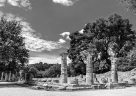 Lais Puzzle - Archäologische Stätte von Olympia in Griechenland in schwarz weiß - 500, 1.000 & 2.000 Teile