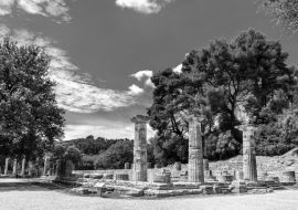 Lais Puzzle - Archäologische Stätte von Olympia in Griechenland in schwarz weiß - 1.000 Teile