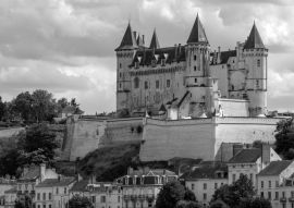 Lais Puzzle - Schloss Saumur - Loiretal - Frankreich in schwarz weiß - 500, 1.000 & 2.000 Teile