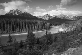 Lais Puzzle - Rocky Mountains an einem Herbsttag Jasper National Park in den kanadischen Rockies. Alberta Kanada Landschaft im Jasper-Nationalpark in schwarz weiß - 2.000 Teile
