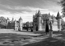 Lais Puzzle - Schloss De Haar in Utrecht, die Niederlande in schwarz weiß - 500, 1.000 & 2.000 Teile
