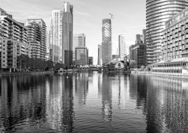 Lais Puzzle - Stadtbild mit modernen Gebäuden am Millwall-Innenhafen in Canary Wharf in schwarz weiß - 500, 1.000 & 2.000 Teile