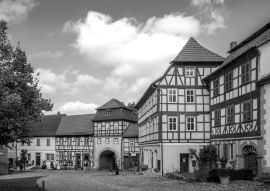 Lais Puzzle - Marktplatz, Königsberg in Bayern, Deutschland in schwarz weiß - 500, 1.000 & 2.000 Teile