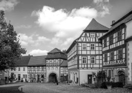 Lais Puzzle - Marktplatz, Königsberg in Bayern, Deutschland in schwarz weiß - 1.000 Teile