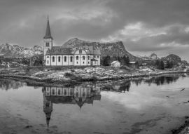 Lais Puzzle - Berühmte vaganische Kirche in Kabelvag, Norwegen in schwarz weiß - 500, 1.000 & 2.000 Teile