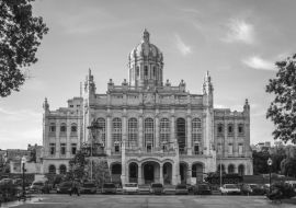 Lais Puzzle - Museum der Revolution, Havanna, Kuba in schwarz weiß - 1.000 Teile