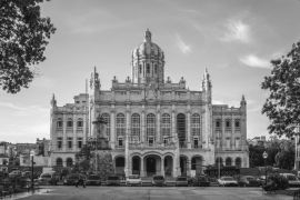 Lais Puzzle - Museum der Revolution, Havanna, Kuba in schwarz weiß - 2.000 Teile