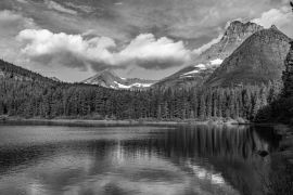 Lais Puzzle - Fischerkappe am Glacier National Park in schwarz weiß - 2.000 Teile