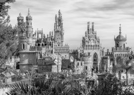 Lais Puzzle - Schöne Burg in Benalmadena Spanien in schwarz weiß - 500, 1.000 & 2.000 Teile