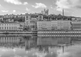 Lais Puzzle - Kathedrale Saint Jean und Basilika Notre-Dame de Fourviere, Wahrzeichen von Lyon, Rhône, Frankreich in schwarz weiß - 500, 1.000 & 2.000 Teile