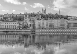 Lais Puzzle - Kathedrale Saint Jean und Basilika Notre-Dame de Fourviere, Wahrzeichen von Lyon, Rhône, Frankreich in schwarz weiß - 1.000 Teile