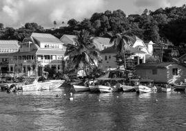 Lais Puzzle - St. Lucia, Westindische Inseln - Marigot-Bucht in schwarz weiß - 500, 1.000 & 2.000 Teile