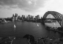Lais Puzzle - Aussichtspunkt auf den Hafen von Sydney mit Stadt und Brücke bei Sonnenuntergang in schwarz weiß - 500, 1.000 & 2.000 Teile