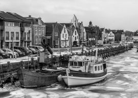 Lais Puzzle - Der Hafen von Husum im Winter in schwarz weiß - 500, 1.000 & 2.000 Teile