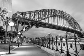 Lais Puzzle - Sydney Harbour Bridge bei einem wunderschönen Sonnenuntergang, NSW - Australien in schwarz weiß - 2.000 Teile