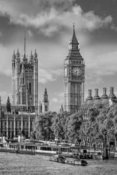 Lais Puzzle - Big Ben und Houses of Parliament mit Booten auf dem Fluss in London, England, UK in schwarz weiß - 2.000 Teile