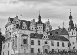 Lais Puzzle - Schloss Boitzenburg in der Uckermark bei Templin in Brandenburg in schwarz weiß - 500, 1.000 & 2.000 Teile