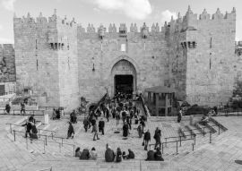 Lais Puzzle - Das Damaskustor in Jerusalem in schwarz weiß - 500, 1.000 & 2.000 Teile