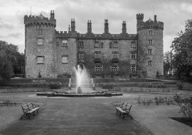 Lais Puzzle - Burg Kilkenny in schwarz weiß - 500, 1.000 & 2.000 Teile