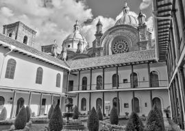 Lais Puzzle - Cuenca historische Wahrzeichen, Ecuador in schwarz weiß - 500, 1.000 & 2.000 Teile