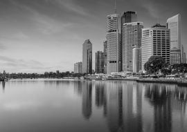 Lais Puzzle - Brisbane. Stadtbild der Skyline von Brisbane bei Sonnenaufgang in Australien in schwarz weiß - 500, 1.000 & 2.000 Teile