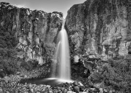 Lais Puzzle - Taranaki-Fälle (Tongariro-Nationalpark, Neuseeland) in schwarz weiß - 500, 1.000 & 2.000 Teile