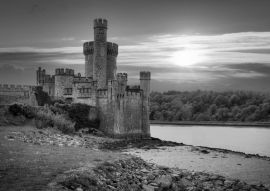 Lais Puzzle - Blackrock Castle und Sternwarte in Cork bei Sonnenuntergang, Irland in schwarz weiß - 500, 1.000 & 2.000 Teile