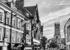 Lais Puzzle - Traditionelle Häuser in York, England in schwarz weiß - 500, 1.000 & 2.000 Teile