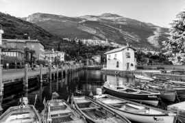 Lais Puzzle - Torbole, Gardasee in schwarz weiß - 2.000 Teile