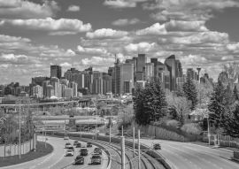 Lais Puzzle - Lebhafte Wolken über der Innenstadt von Calgary in schwarz weiß - 500, 1.000 & 2.000 Teile