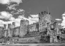 Lais Puzzle - Conwy Castle in Wales, Vereinigtes Königreich in schwarz weiß - 500, 1.000 & 2.000 Teile
