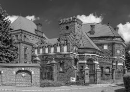 Lais Puzzle - Altes verlassenes Herrenhaus in Tarnow, Polen. in schwarz weiß - 1.000 Teile