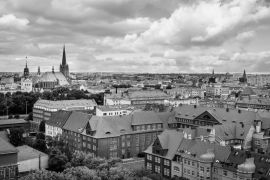 Lais Puzzle - Luftaufnahme der Skyline von Stettin mit der Kathedrale St. Jakobus der Apostel und den alten orangefarbenen Backsteingebäuden der Altstadt, Polen in schwarz weiß - 2.000 Teile