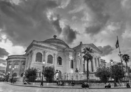 Lais Puzzle - Das Teatro Massimo Vittorio Emanuele, das größte Opernhaus in Italien. Palermo, Sizilien in schwarz weiß - 500, 1.000 & 2.000 Teile